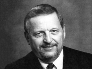 Oncology pioneer John W. Yarbro dies at 88